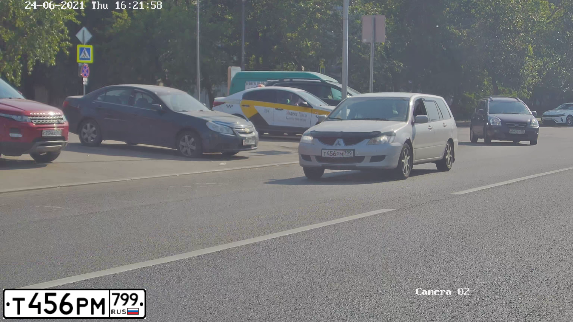 Фото автомобиля MITSUBISHI LANCER, 2004 — госномер Т456РМ799. Цвет: Серебристый