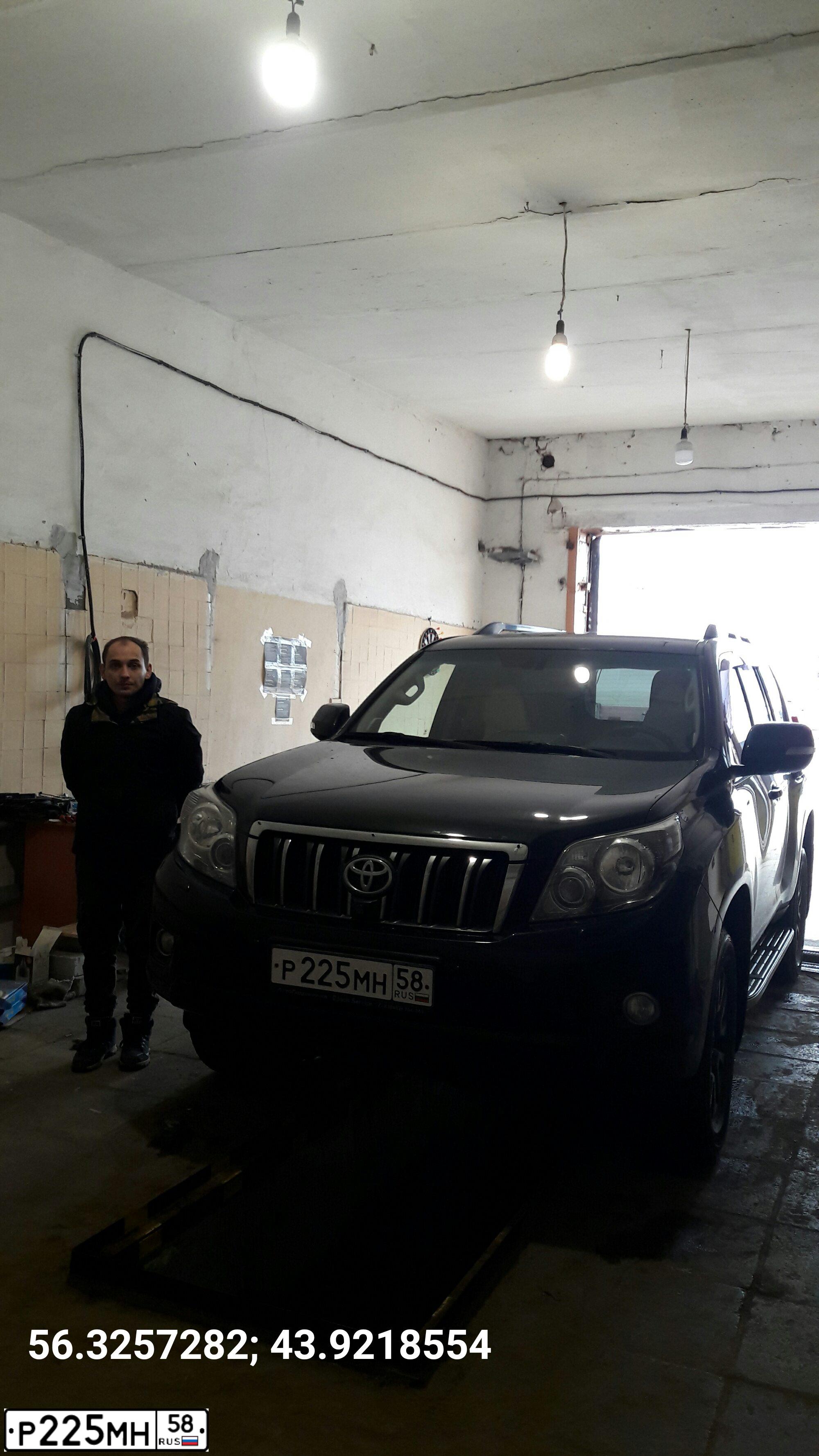 Фото автомобиля TOYOTA LANDCRUISER, 2012 — госномер О193ОО152. Цвет: ЧЕРНЫЙ