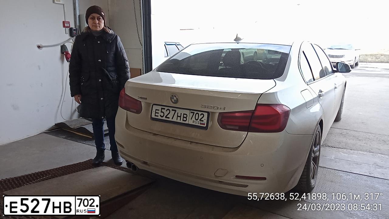 Фото автомобиля BMW SERIE 3, 2018 — госномер С302ВУ716. Цвет: Белый