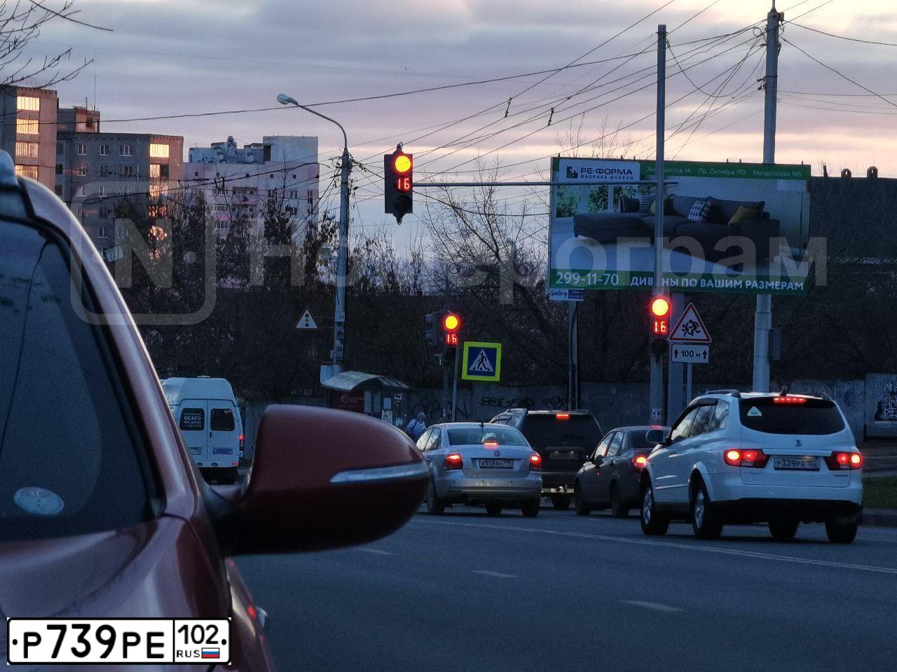 Фото автомобиля LADA 2190 GRANTA, 2014 — госномер Е317ЕВ702. Цвет: ЧЕРНЫЙ