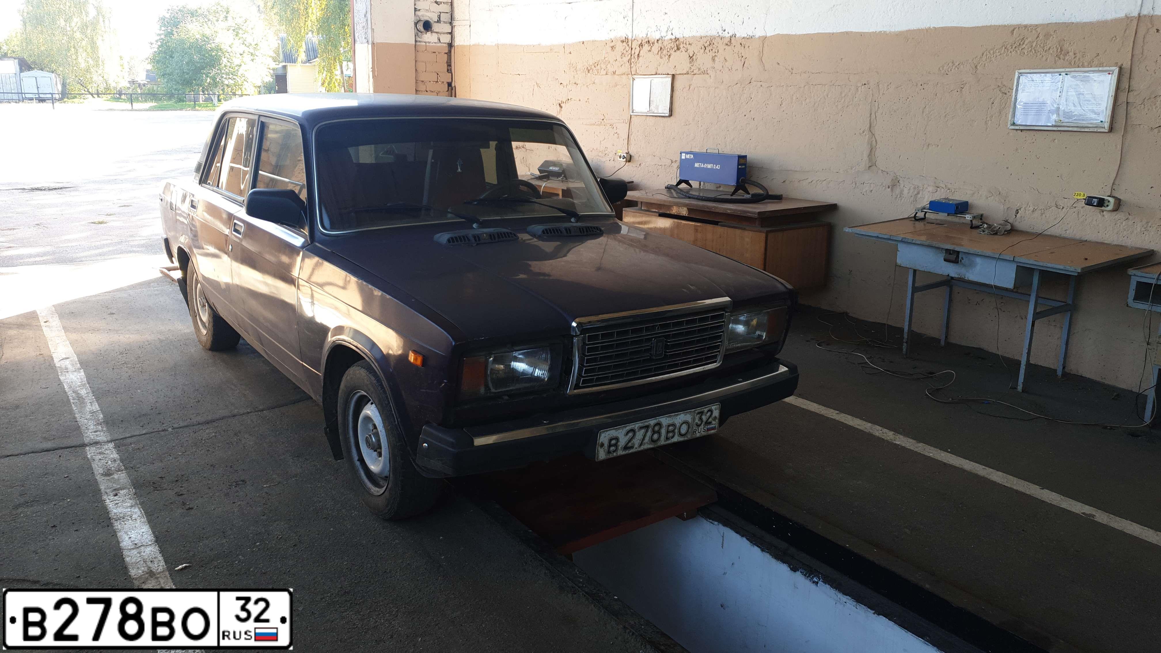 Фото автомобиля LADA 2107, 2001 — госномер В278ВО32. Цвет: ФИОЛЕТОВЫЙ