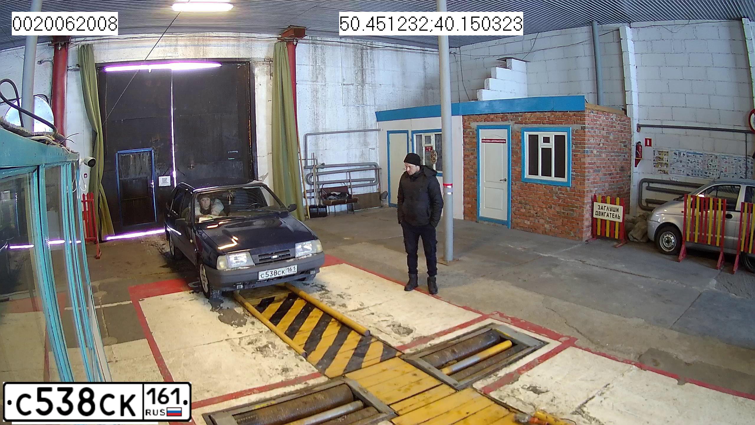 Фото автомобиля IZH H 2126, 2002 — госномер У024МА136. Цвет: Темно-синий