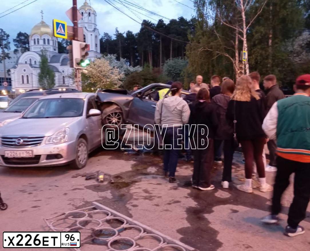 Фото автомобиля NISSAN ALMERA /AVTOVAZ/, 2013 — госномер Х226ЕТ96. Цвет: СВЕТЛО-СЕРЫЙ