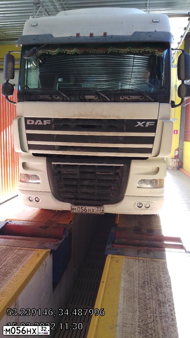 Фото автомобиля DAF XF 105 FT /4X2/, 2012 — госномер С708ОВ67. Цвет: Белый