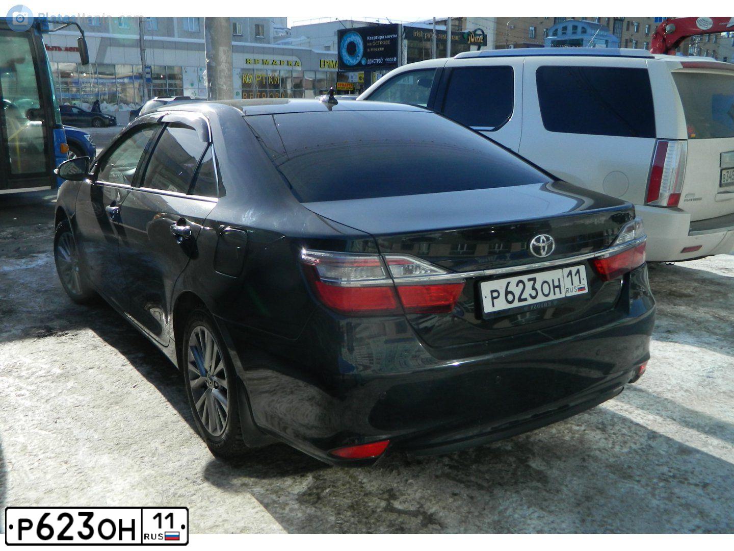 Фото автомобиля TOYOTA CAMRY, 2016 — госномер Р255ЕМ186. Цвет: ЧЕРНЫЙ МЕТАЛЛИК