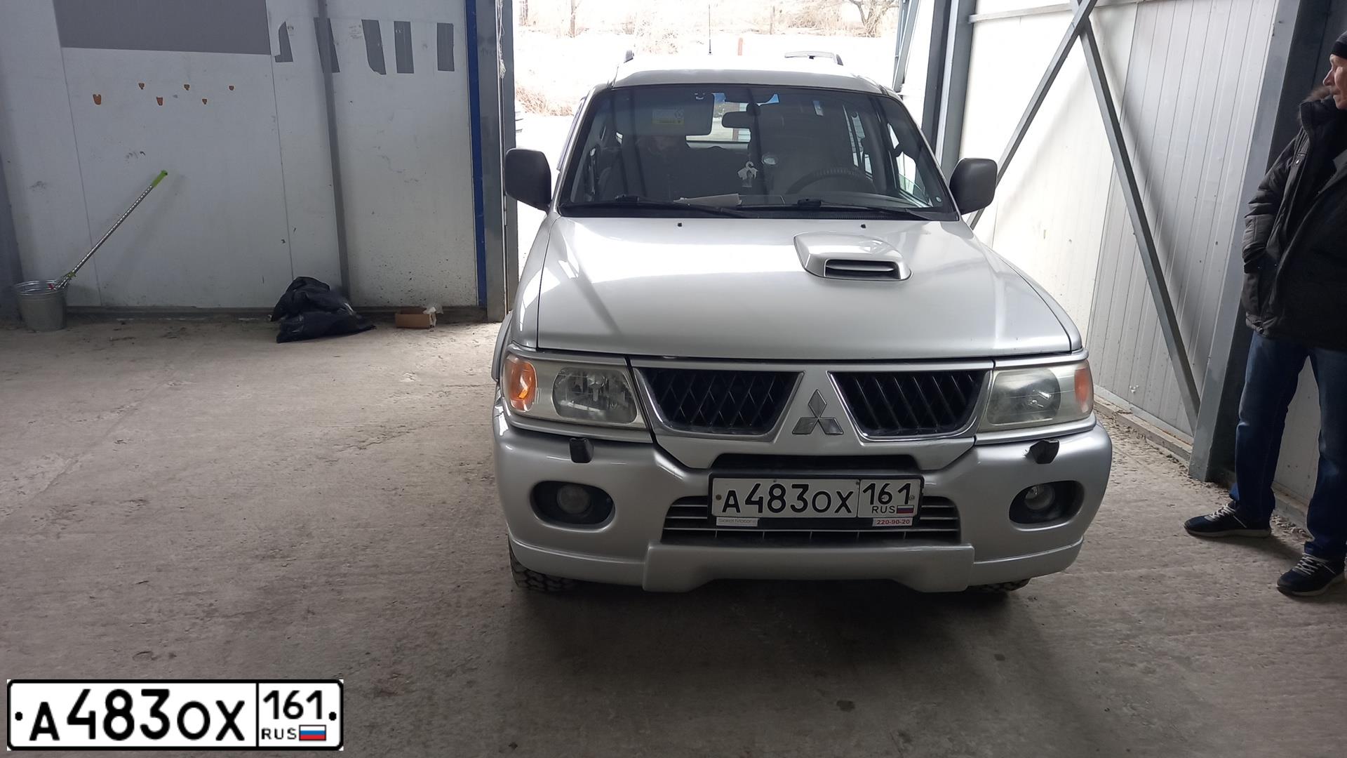 Фото автомобиля MITSUBISHI PAJERO SPORT, 2006 — госномер А483ОХ161. Цвет: Белый
