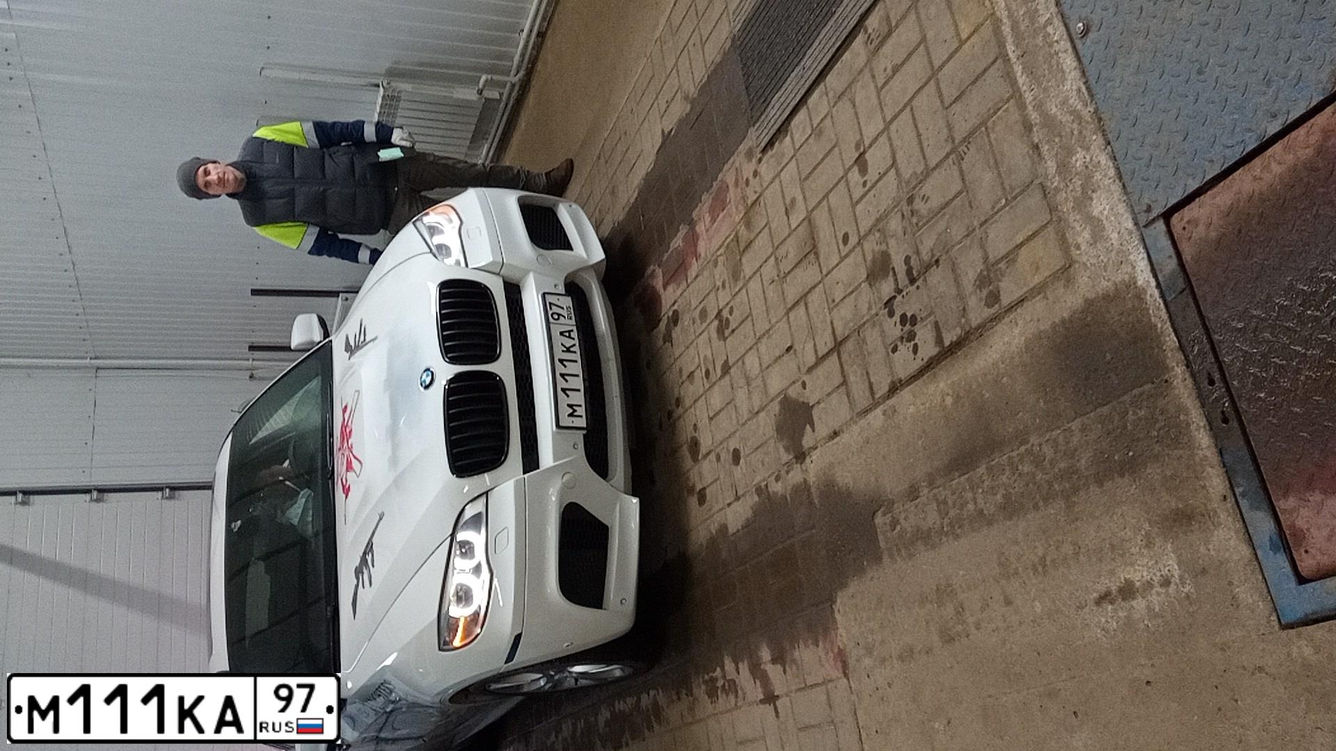 Фото автомобиля KIA MAGENTIS / OPTIMA, 2003 — госномер М111КА97. Цвет: ЧЕРНЫЙ