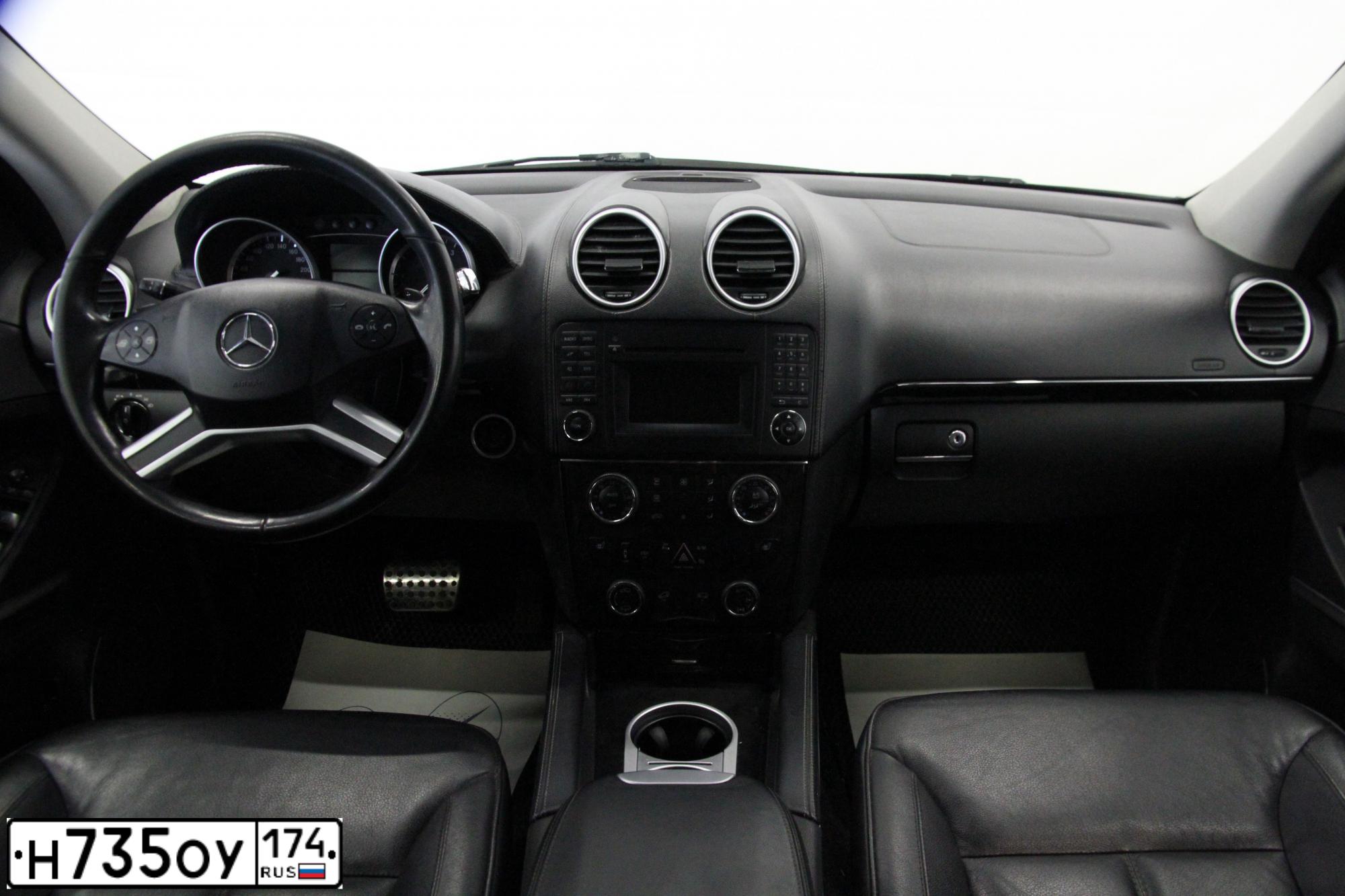 Фото автомобиля MERCEDES GL-KLASSE, 2009 — госномер Р433ЕТ196. Цвет: ЧЕРНЫЙ