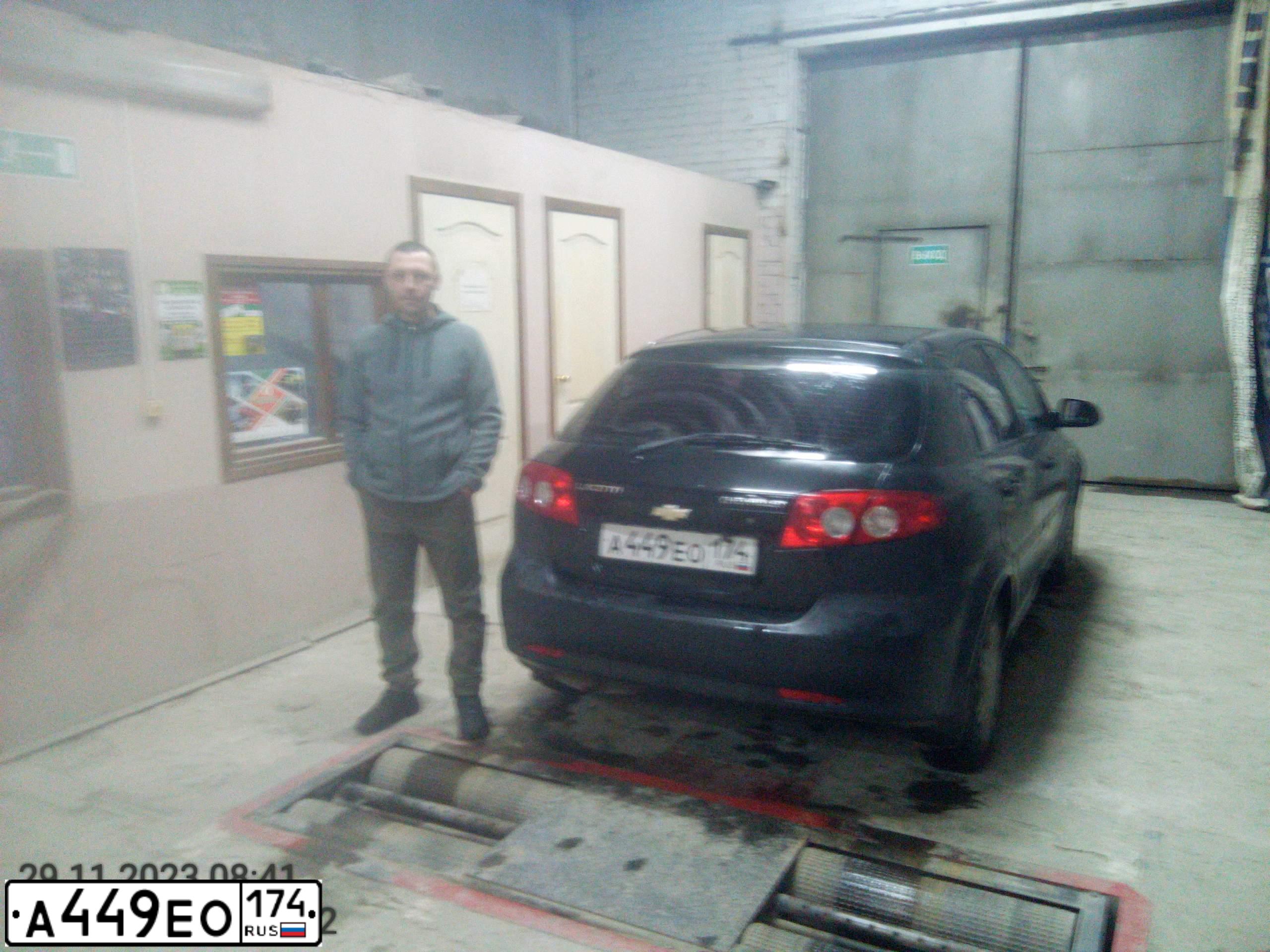 Фото автомобиля CHEVROLET LACETTI, 2008 — госномер А449ЕО174. Цвет: ЧЕРНЫЙ