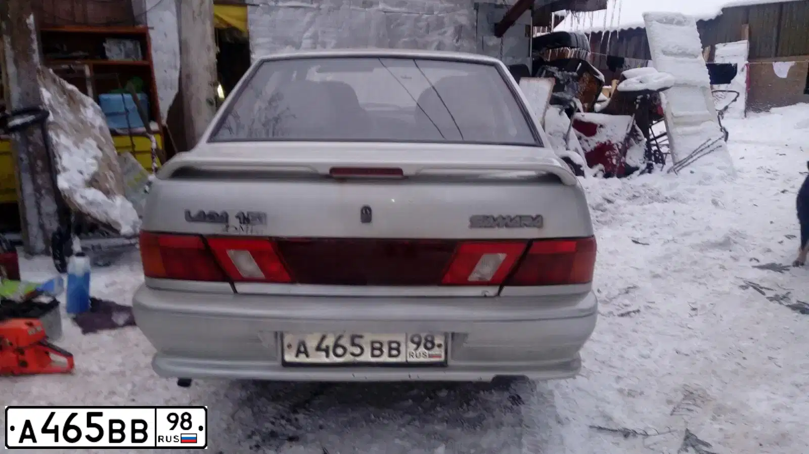 Фото автомобиля LADA 2115 SAMARA, 2004 — госномер Р270НО198. Цвет: МОЛОЧНО-БЕЛЫЙ СЕРЕБРИСТЫЙ