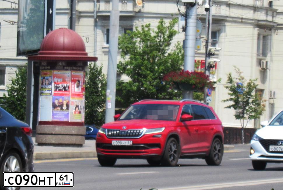 Фото автомобиля HONDA CR-V, 2003 — госномер В709ХТ93. Цвет: СЕРЕБРИСТЫЙ