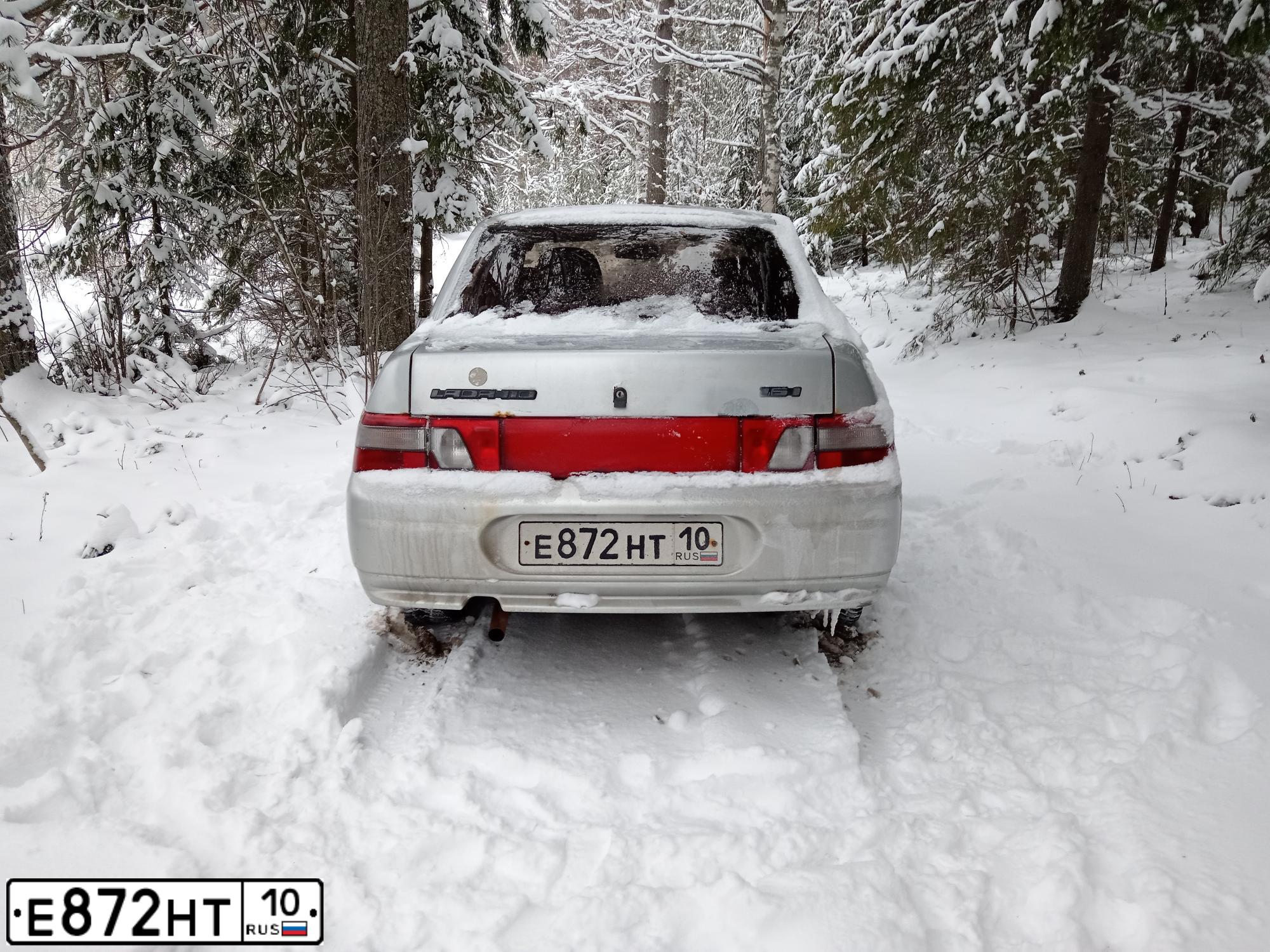 Фото автомобиля LADA 2110 LADA, 2006 — госномер Е872НТ10. Цвет: СВЕТЛО-СЕРЕБР.МЕТАЛЛ
