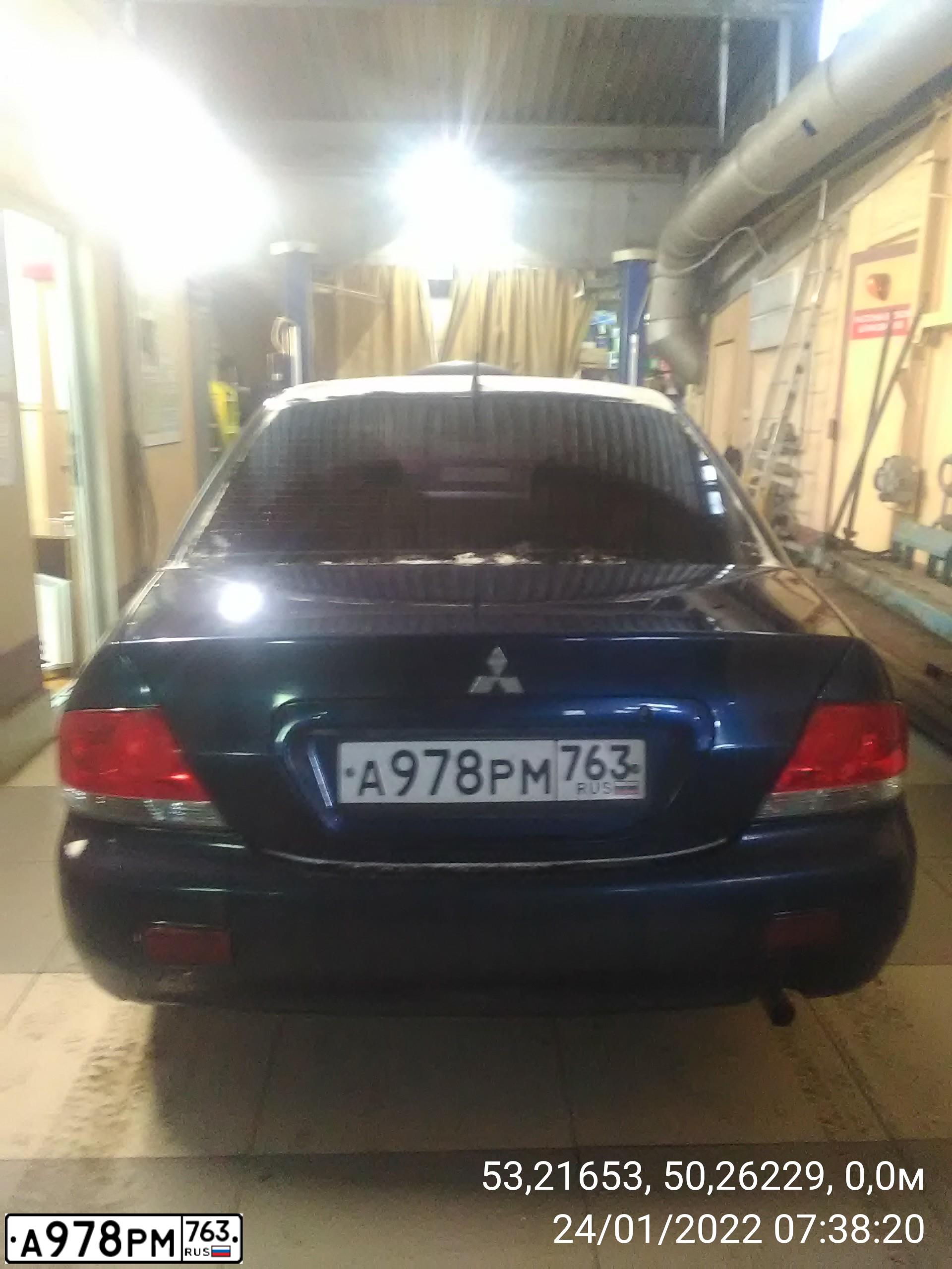 Фото автомобиля MITSUBISHI LANCER, 2005 — госномер А978РМ763. Цвет: синий