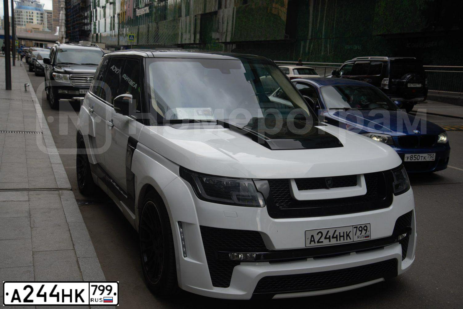 Фото автомобиля LANDROVER RANGE ROVER, 2013 — госномер А244НК799. Цвет: БЕЛЫЙ ЯРКИЙ