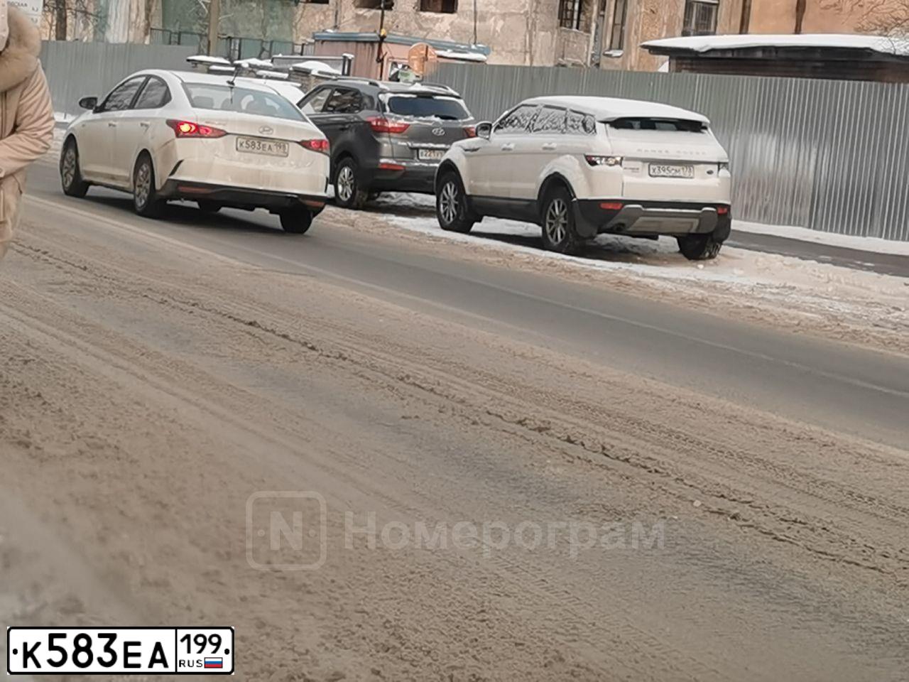Фото автомобиля HONDA CR-V, 2002 — госномер М472КЕ32. Цвет: ЧЕРНЫЙ