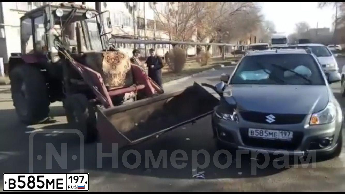 Фото автомобиля GREAT WALL H5, 2011 — госномер В585НЕ197. Цвет: СЕРЫЙ СВЕТЛЫЙ