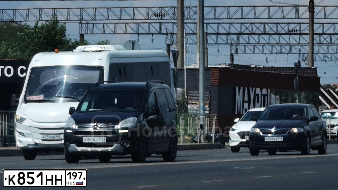 Фото автомобиля OPEL CORSA, 2011 — госномер С817АО77. Цвет: ГОЛУБОЙ