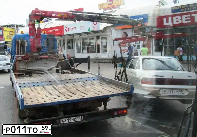 Фото автомобиля ВАЗ 21101, 2005 — госномер Р011ТО59. Цвет: СЕРЕБРИСТО-БЕЖЕВЫЙ