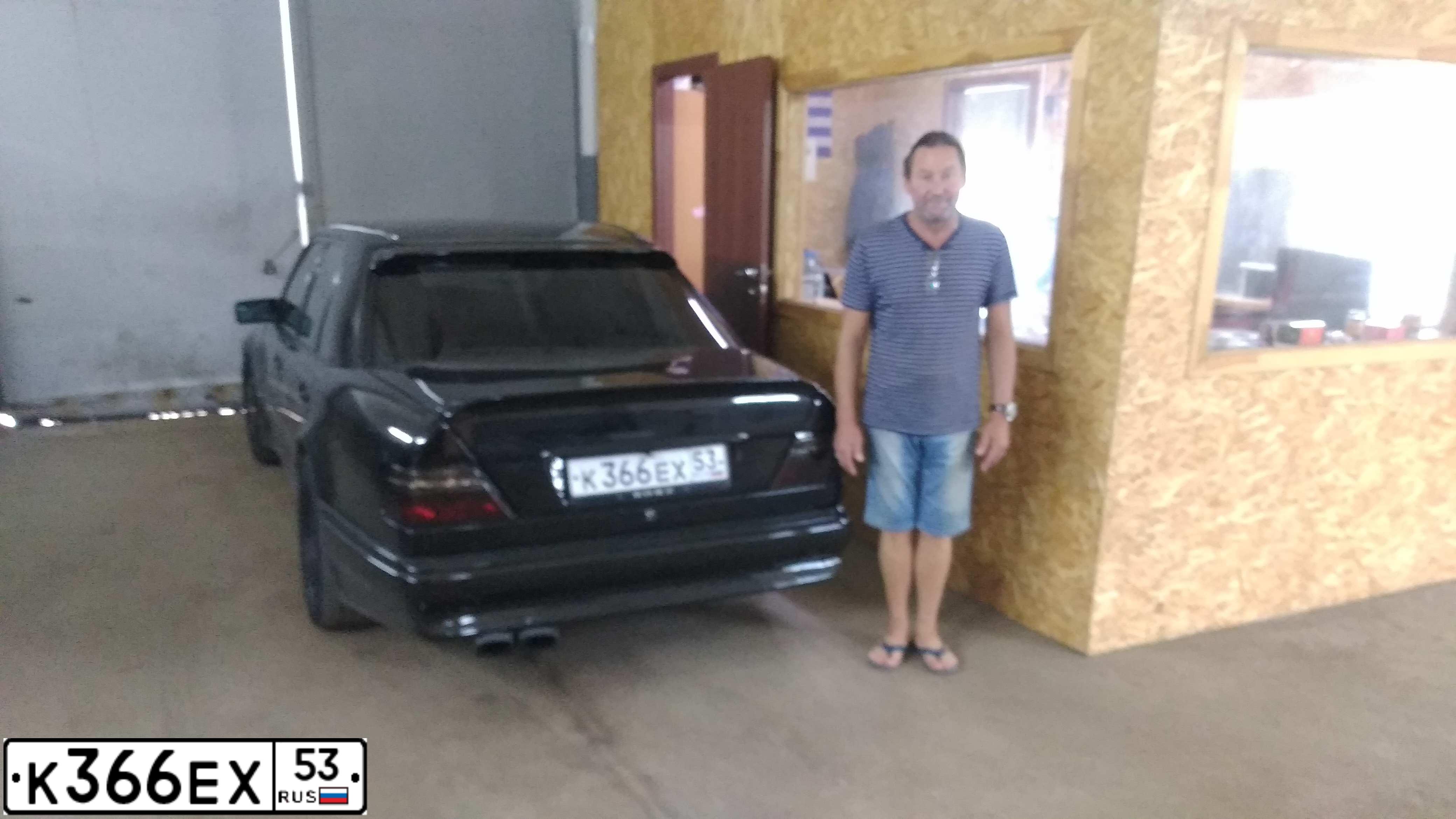 Фото автомобиля MERCEDES-BENZ E400, 1993 — госномер О019ТО797