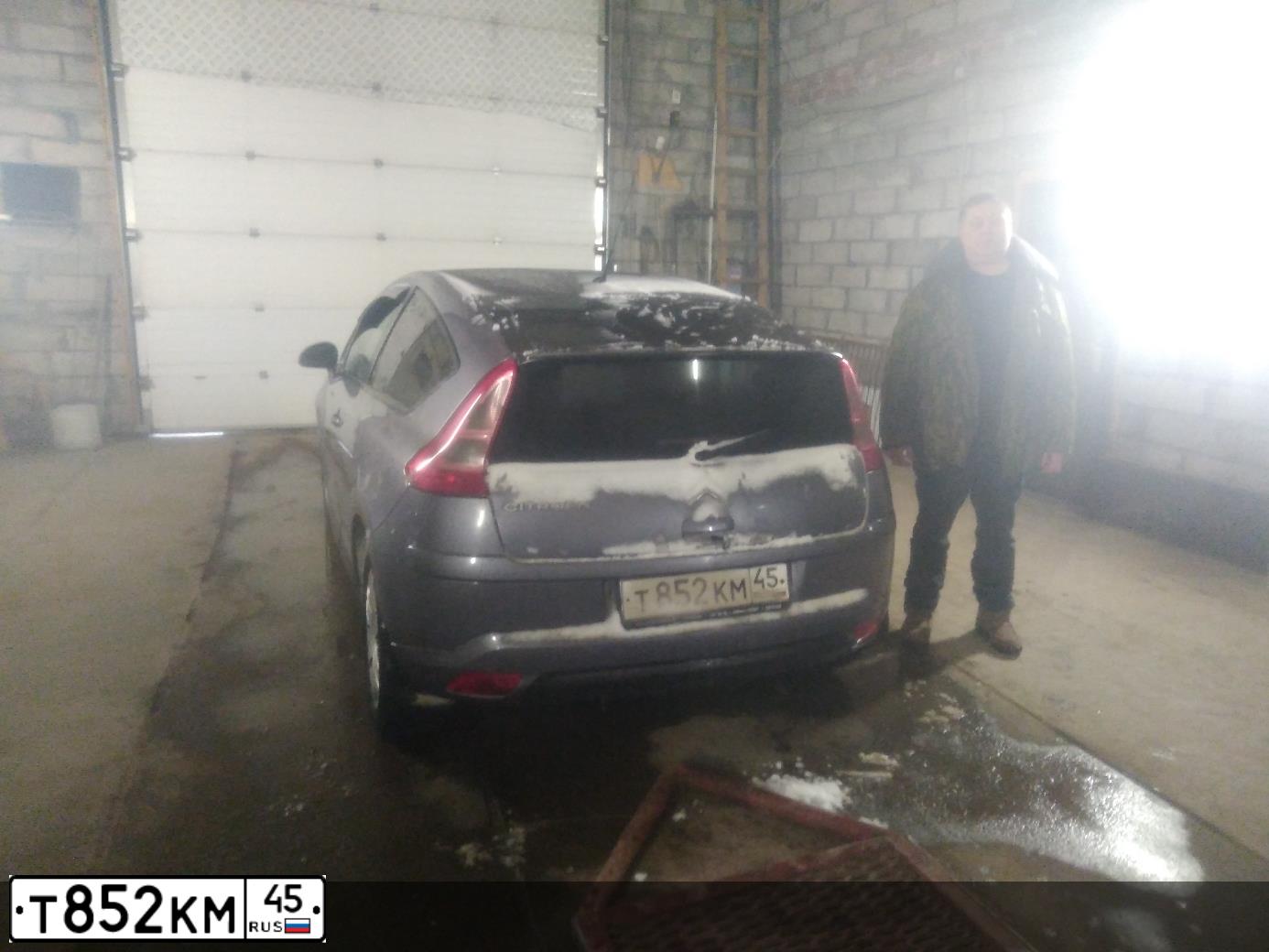 Фото автомобиля CITROEN C4, 2007 — госномер Е823УМ96. Цвет: СЕРО-СИРЕНЕВЫЙ