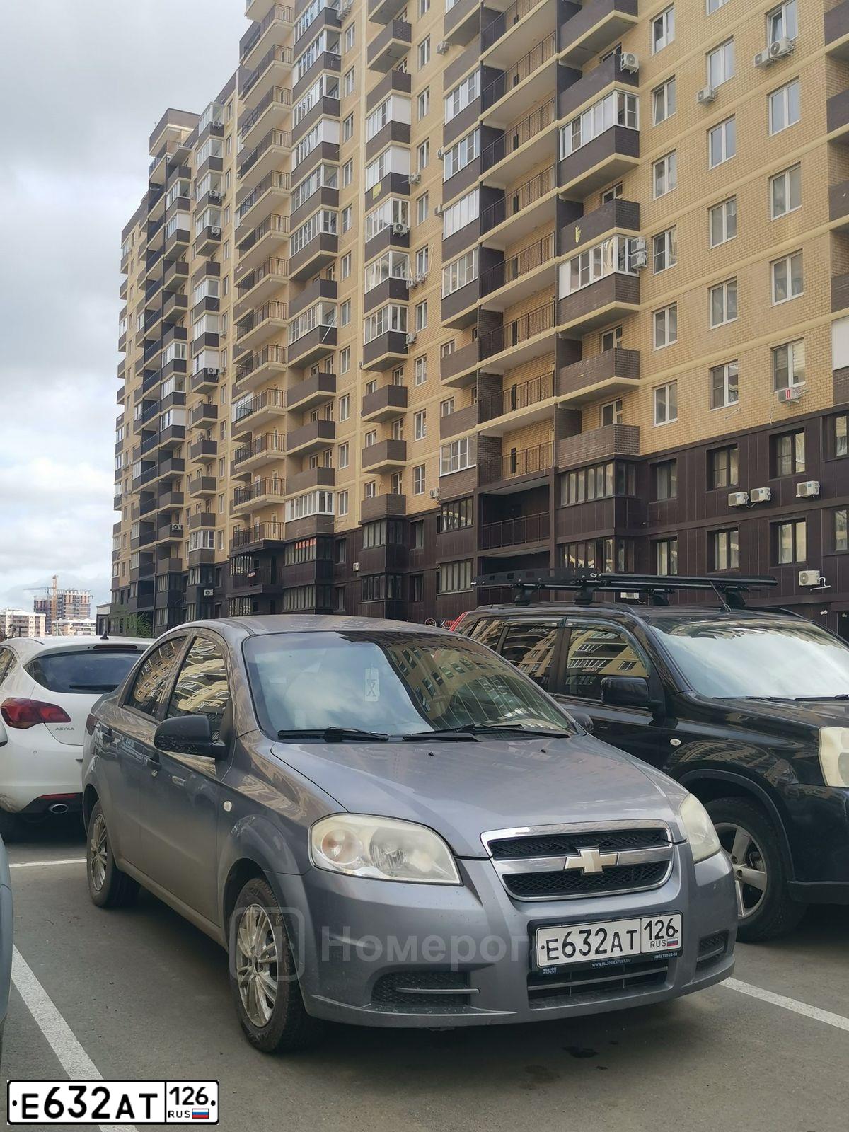 Фото автомобиля LADA 2107, 2010 — госномер Е467ОР164. Цвет: СВЕТЛО-СЕРЕБРИСТЫЙ МЕТАЛЛ