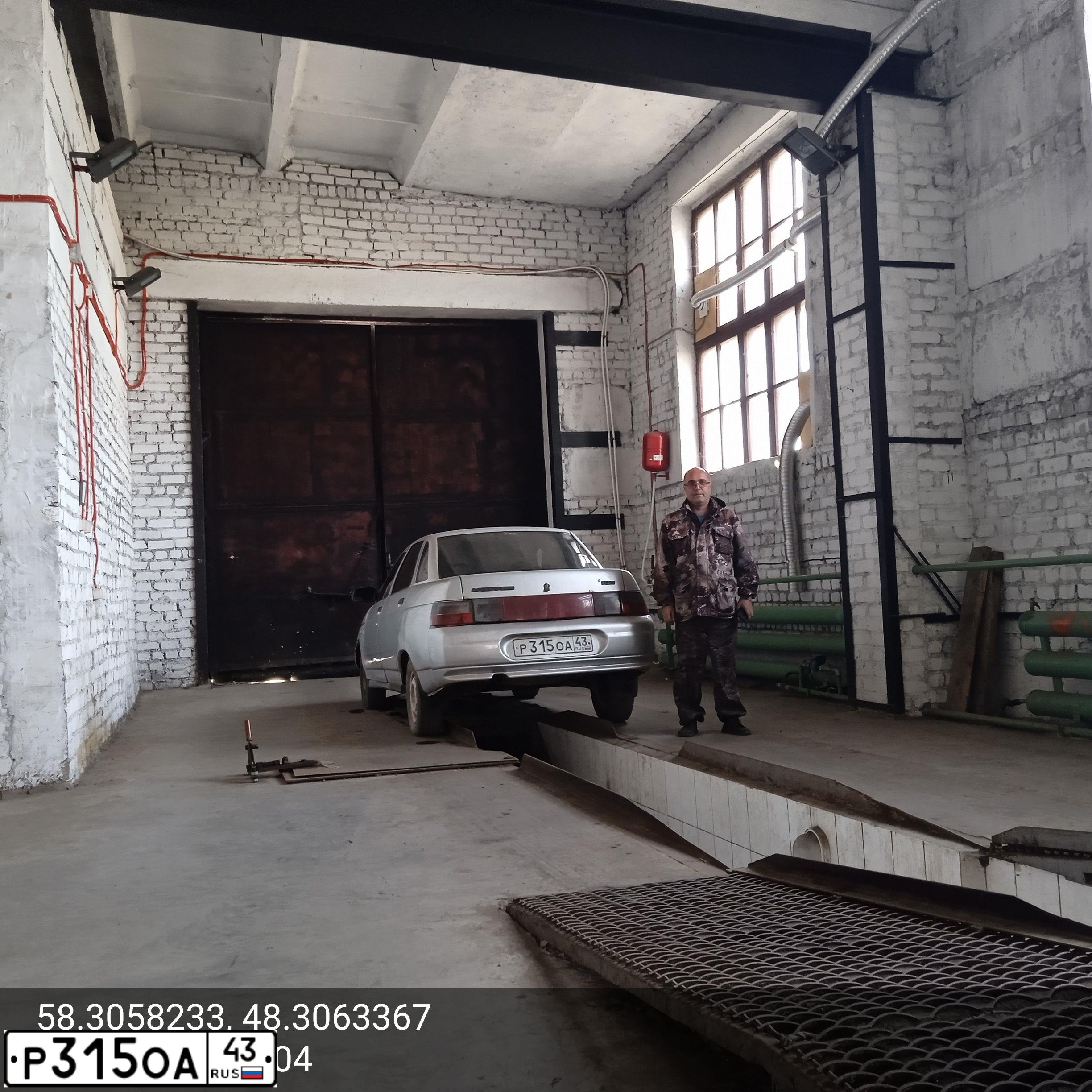 Фото автомобиля LADA 2110, 2004 — госномер Р315ОА43. Цвет: СВЕТЛО-СЕРЕБРИСТЫЙ МЕТАЛЛ