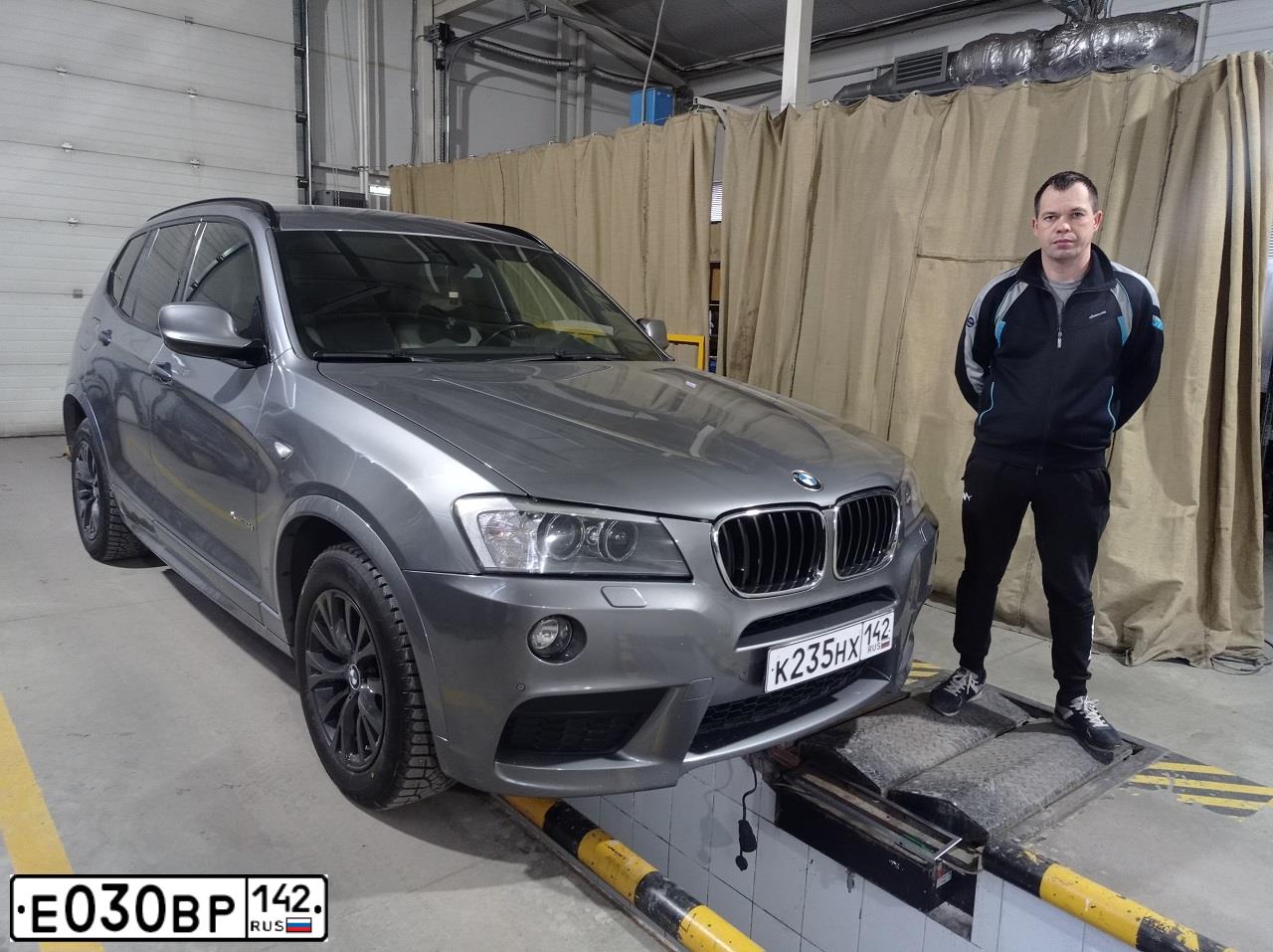 Фото автомобиля BMW X3, 2012 — госномер Е030ВР142. Цвет: СЕРЫЙ