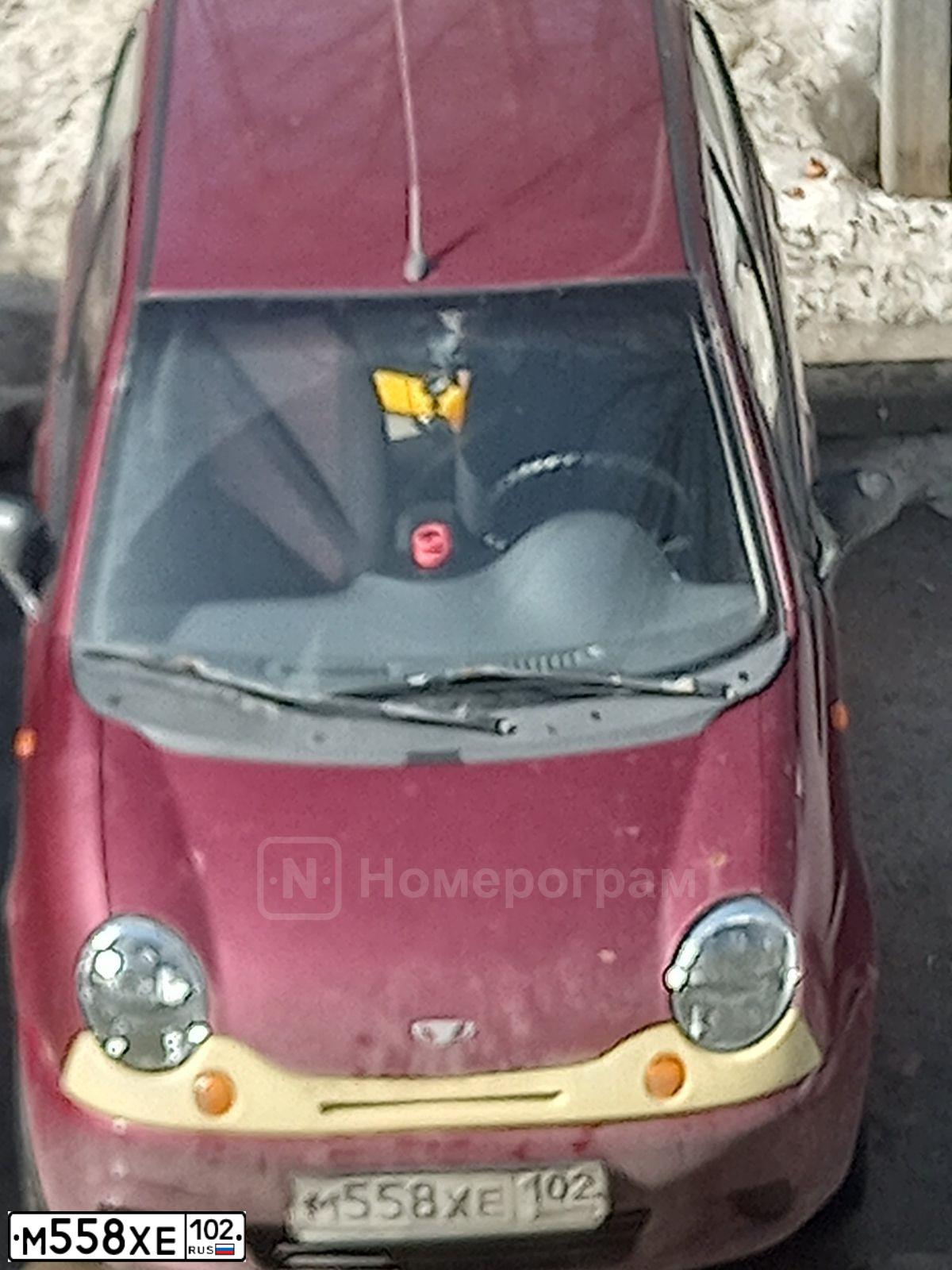Фото автомобиля DAEWOO MATIZ, 2006 — госномер М558ХЕ102. Цвет: БОРДОВЫЙ
