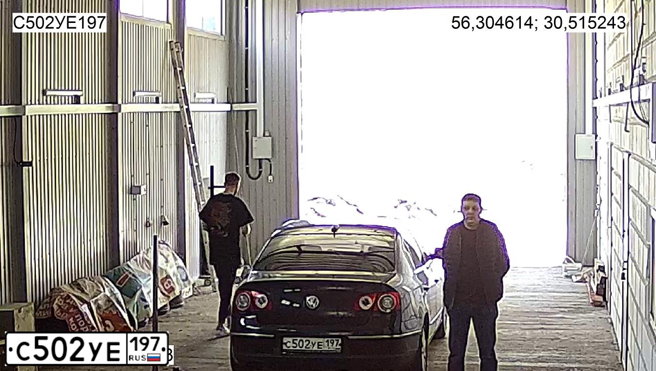 Фото автомобиля VOLKSWAGEN PASSAT, 2005 — госномер О515ВУ550. Цвет: ЧЕРНЫЙ