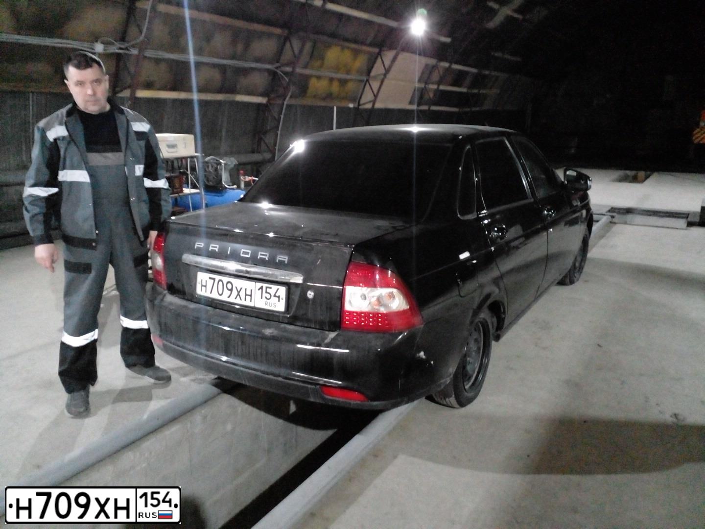 Фото автомобиля ЛАДА 217030 ЛАДА ПРИОРА, 2011 — госномер Е501ВК11. Цвет: Сине-Черный