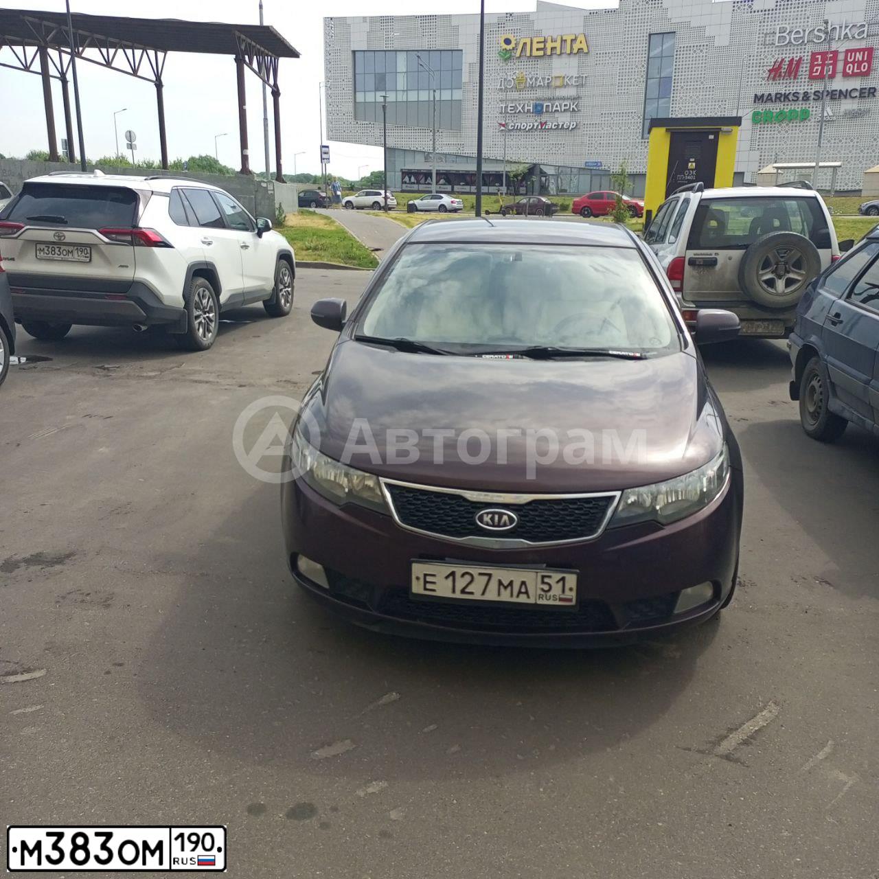 Фото автомобиля RENAULT DUSTER, 2014 — госномер Т427КО777. Цвет: Белый