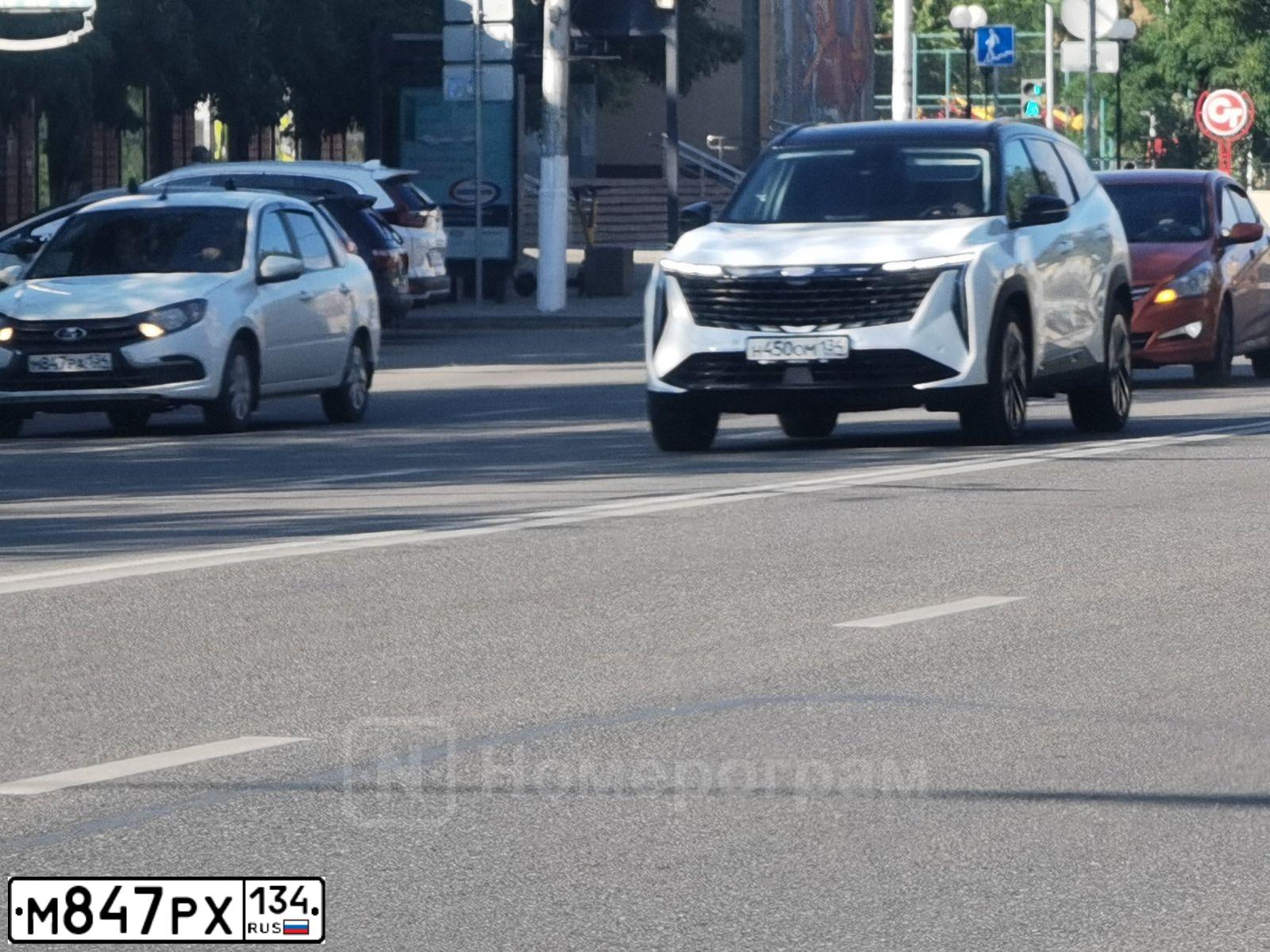 Фото автомобиля LADA 2170 PRIORA, 2007 — госномер М847РХ134. Цвет: Светло-Серебристый металлик