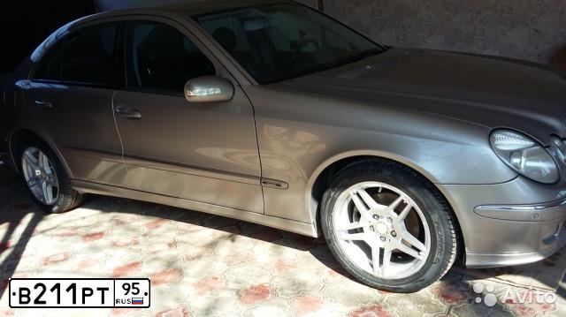 Фото автомобиля MERCEDES E-KLASSE, 2004 — госномер В211ТМ95. Цвет: СЕРЫЙ