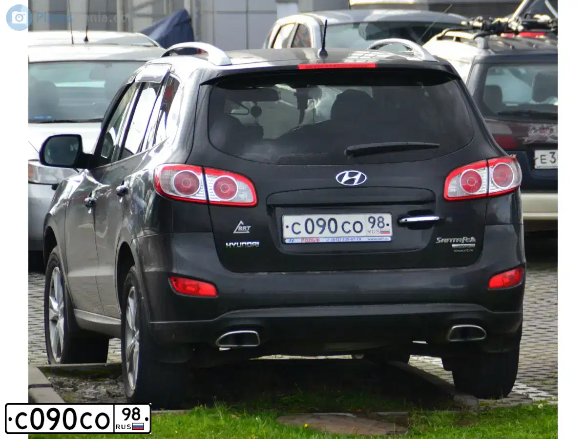 Фото автомобиля HYUNDAI SANTA FE, 2010 — госномер С090СО98. Цвет: ЧЕРНЫЙ