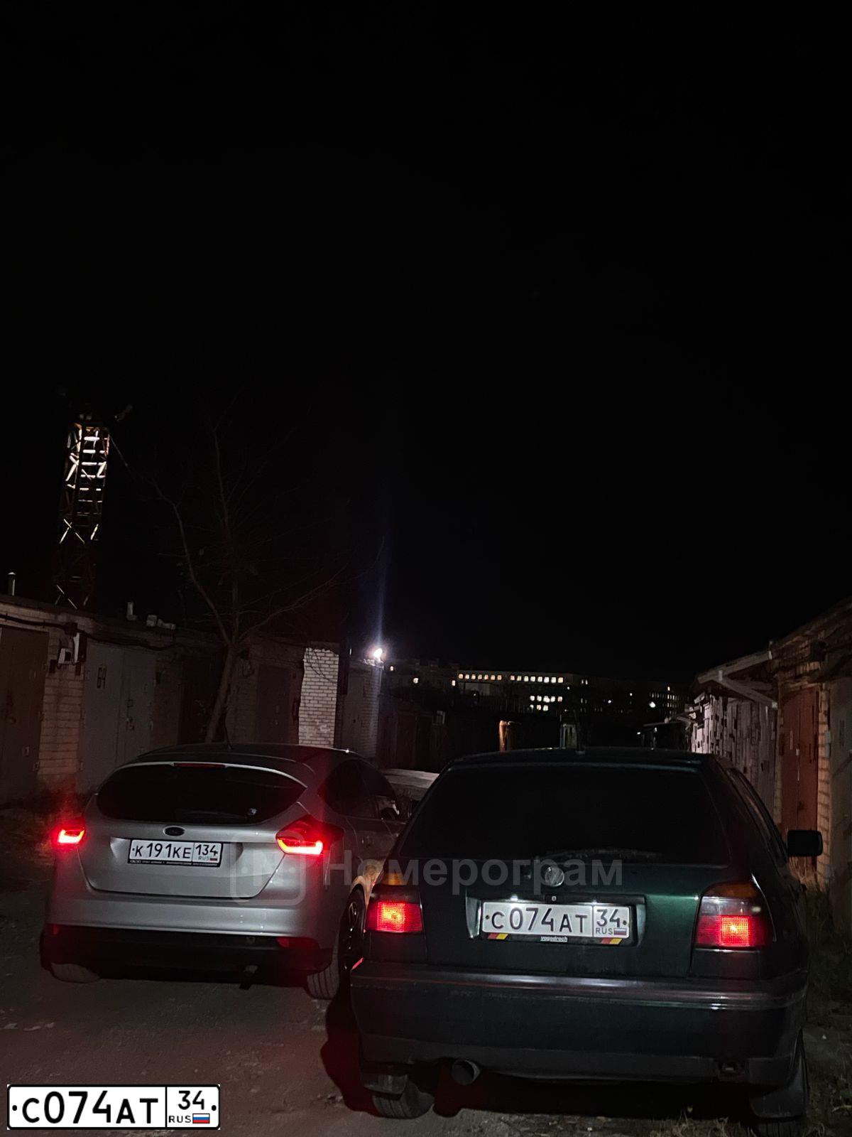 Фото автомобиля VOLKSWAGEN GOLF, 1997 — госномер С074АТ34. Цвет: ЗЕЛЕНЫЙ