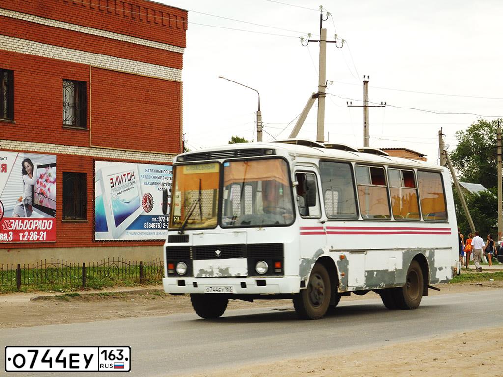 Фото автомобиля PAZ 3205, 2001 — госномер О744ЕУ163. Цвет: БЕЛЫЙ