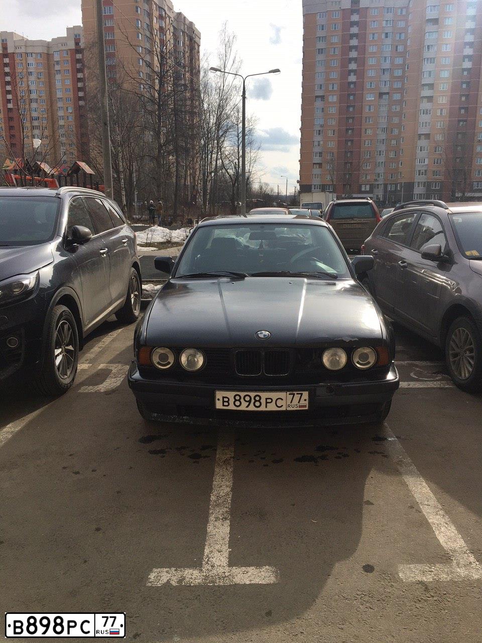Фото автомобиля BMW SERIE 5, 1990 — госномер В985ОА97. Цвет: ЧЕРНЫЙ