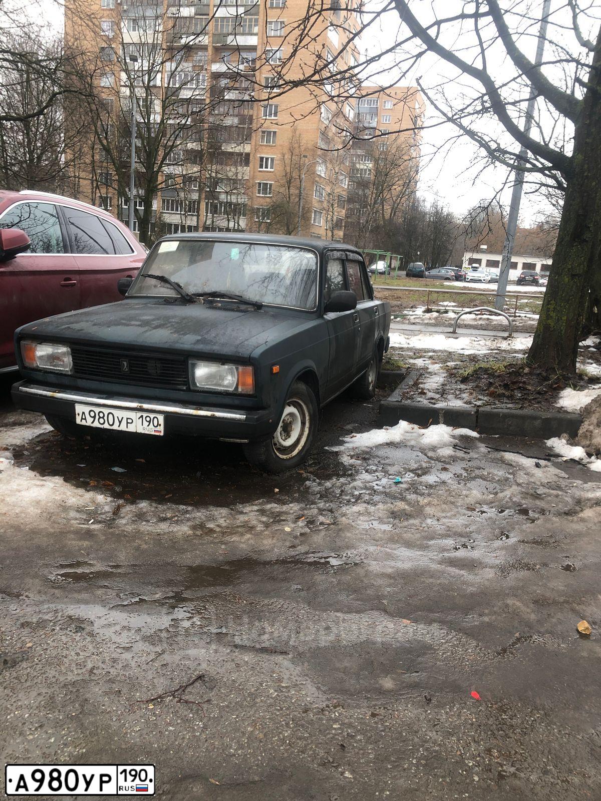 Фото автомобиля LADA 2105 LADA, 2006 — госномер А980УР190. Цвет: ЗЕЛЕНЫЙ ТЕМНЫЙ
