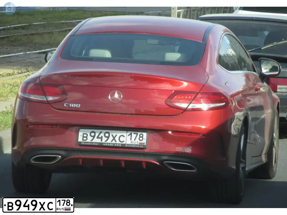 Фото автомобиля MERCEDES C-KLASSE, 2016 — госномер В949ХС178. Цвет: Красный