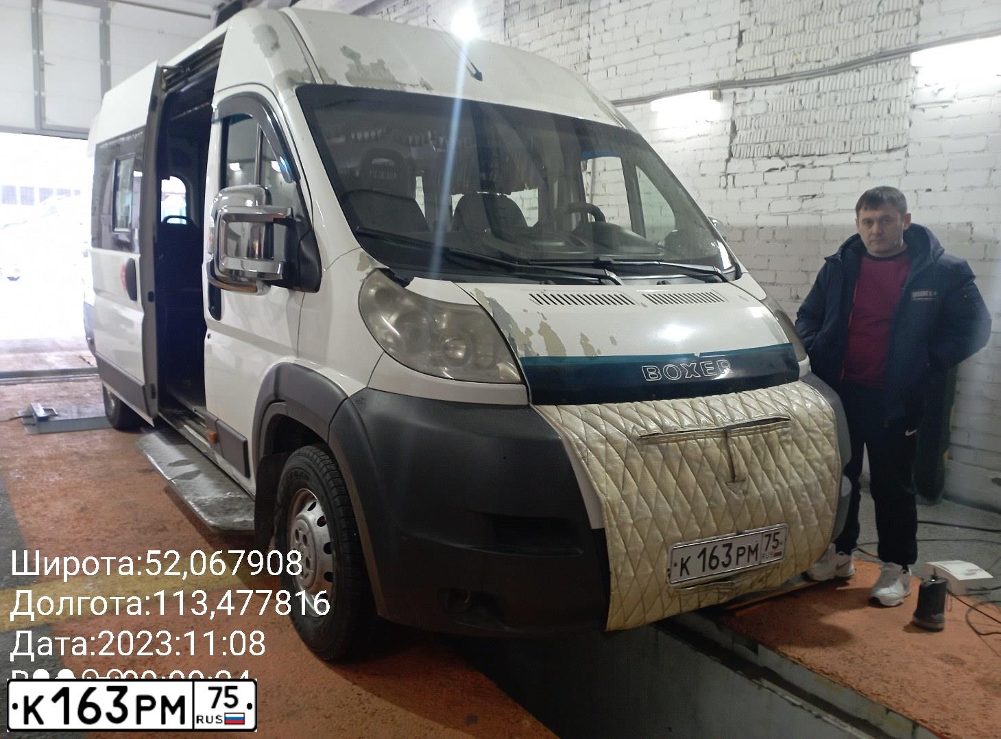 Фото автомобиля PEUGEOT BOXER, 2011 — госномер К163РМ75. Цвет: БЕЛЫЙ