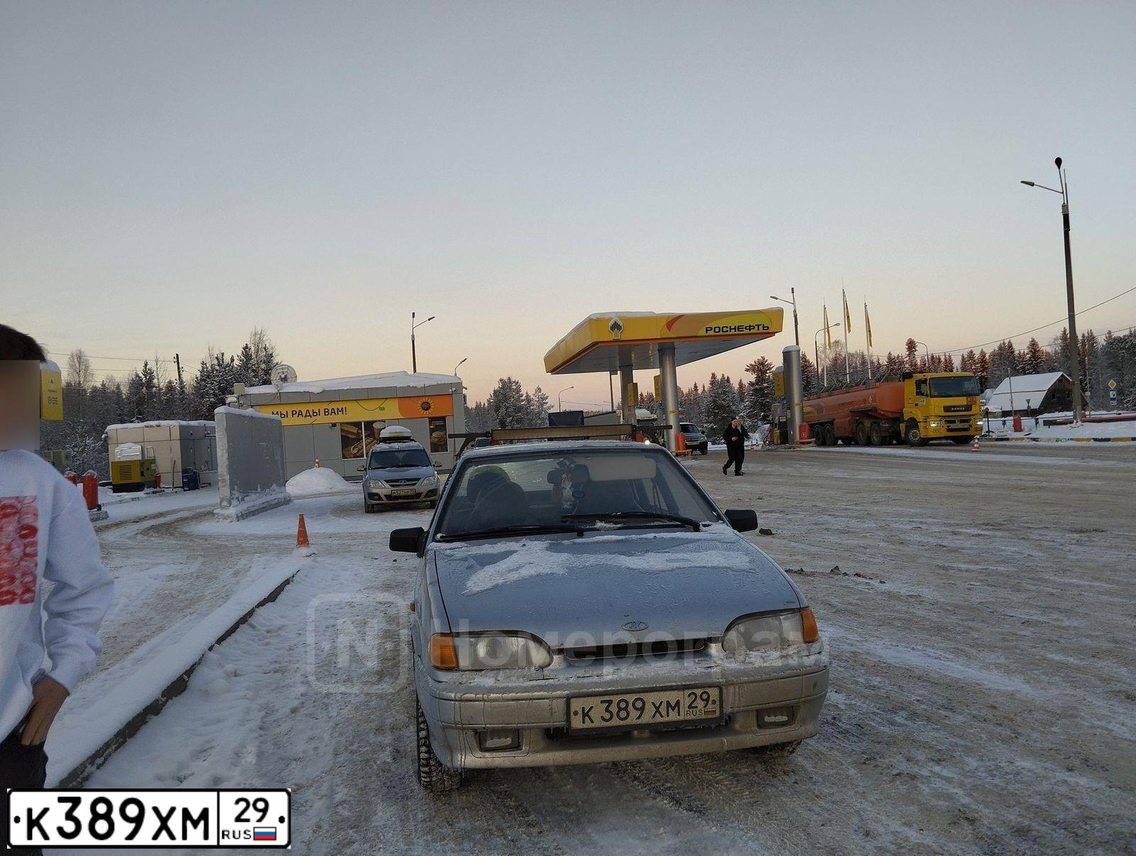 Фото автомобиля LADA 2115 SAMARA, 2008 — госномер К389ХМ29. Цвет: СВЕТЛО СЕРЫЙ