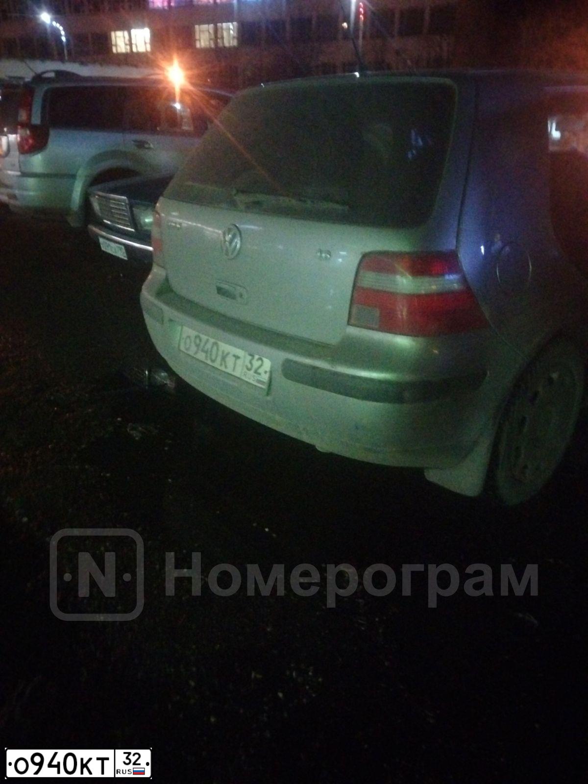 Фото автомобиля VOLKSWAGEN GOLF, 2003 — госномер Р039МК46