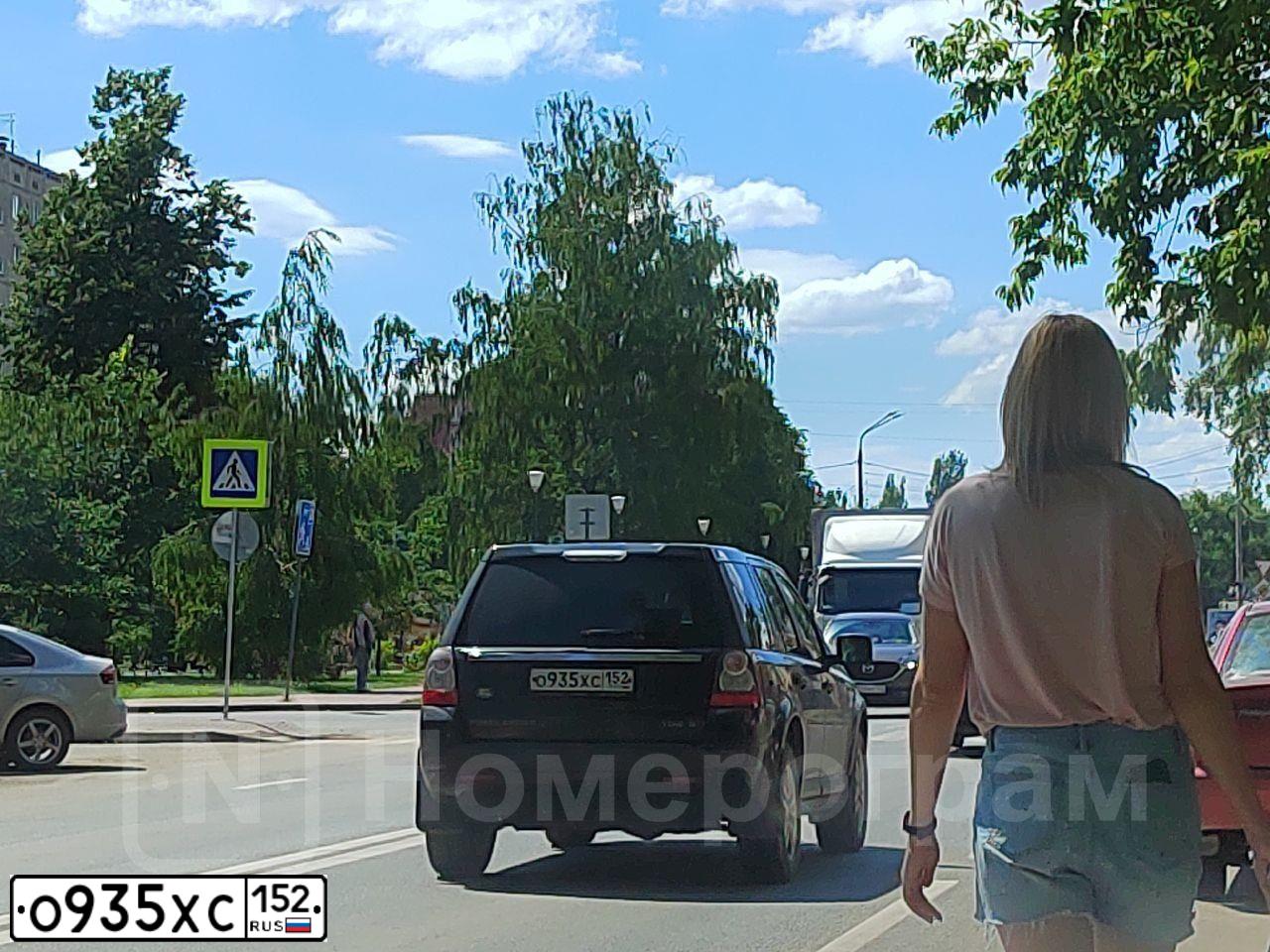 Фото автомобиля LANDROVER FREELANDER, 2012 — госномер К189ЕМ152. Цвет: КРАСНО-ЧЕРНЫЙ
