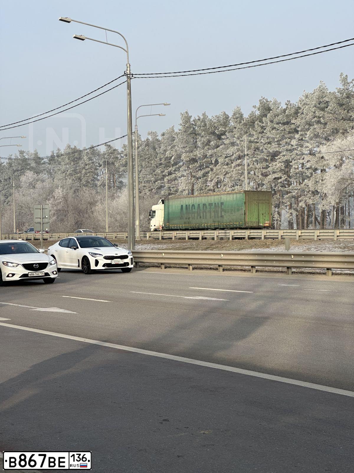 Фото автомобиля MAZDA 6, 2014 — госномер В867ВЕ136. Цвет: Белый