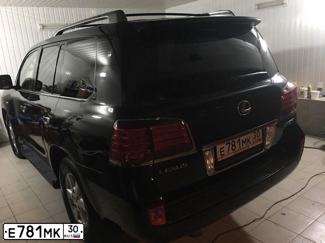 Фото автомобиля LEXUS LX, 2011 — госномер К464РР190. Цвет: ЧЕРНЫЙ