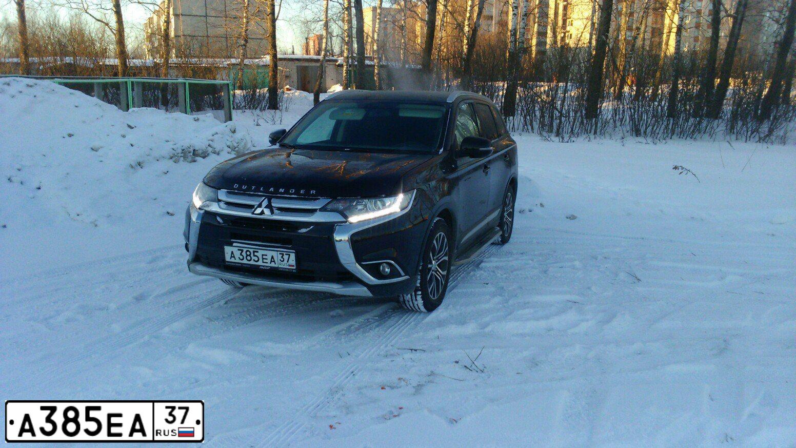 Фото автомобиля MITSUBISHI OUTLANDER, 2015 — госномер А385ЕА37. Цвет: ЧЕРНЫЙ