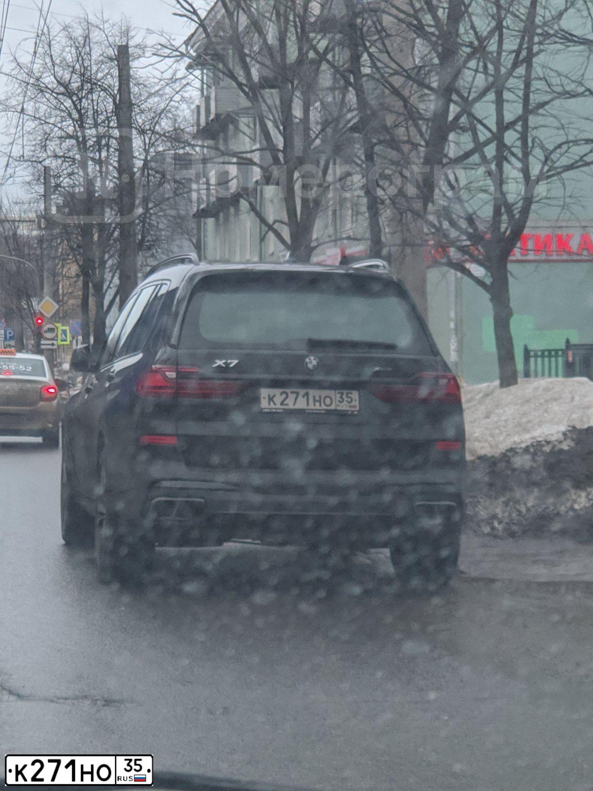 Фото автомобиля BMW X7, 2020 — госномер К271НО35. Цвет: ЧЕРНЫЙ