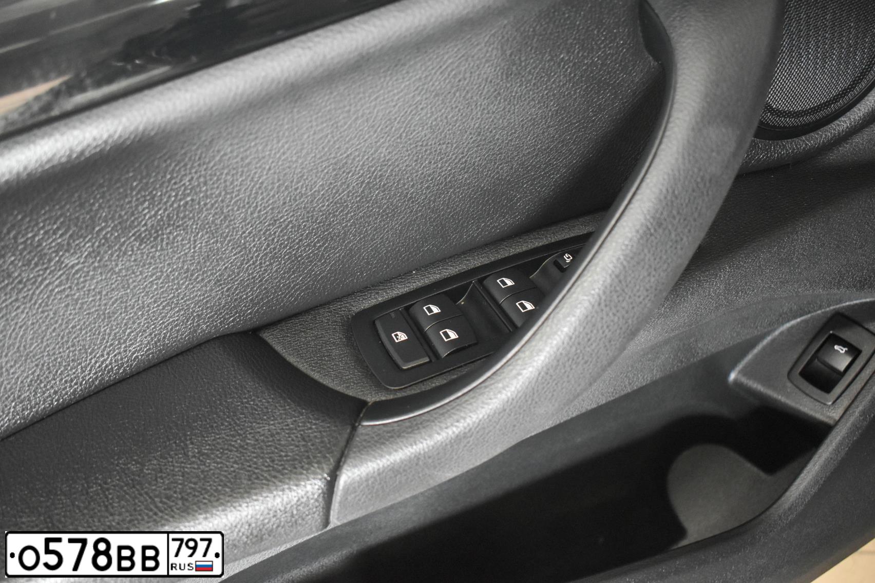 Фото автомобиля BMW X1, 2020 — госномер О578ВВ797. Цвет: Белый
