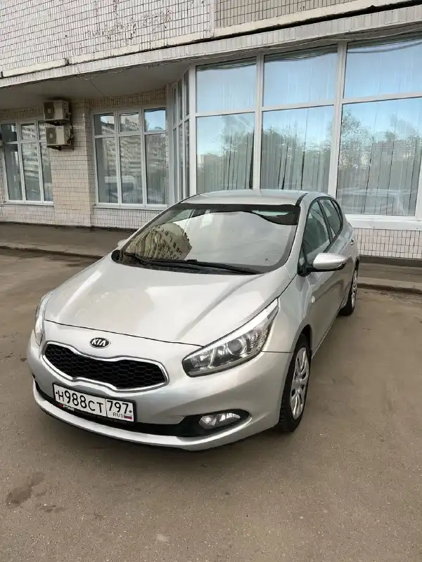 Фото автомобиля KIA CEE'D, 2015 — госномер К656АР750. Цвет: ПЕРЛАМ-СЕРЕБРИСТЫЙ