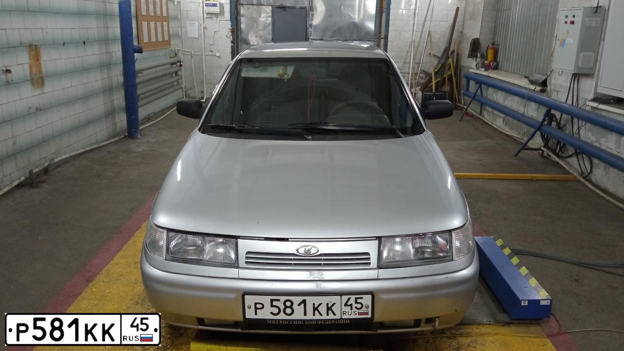 Фото автомобиля LADA 2110, 2003 — госномер Р581КК45. Цвет: СВЕТЛО-СЕРЕБРИСТЫЙ МЕТАЛЛ